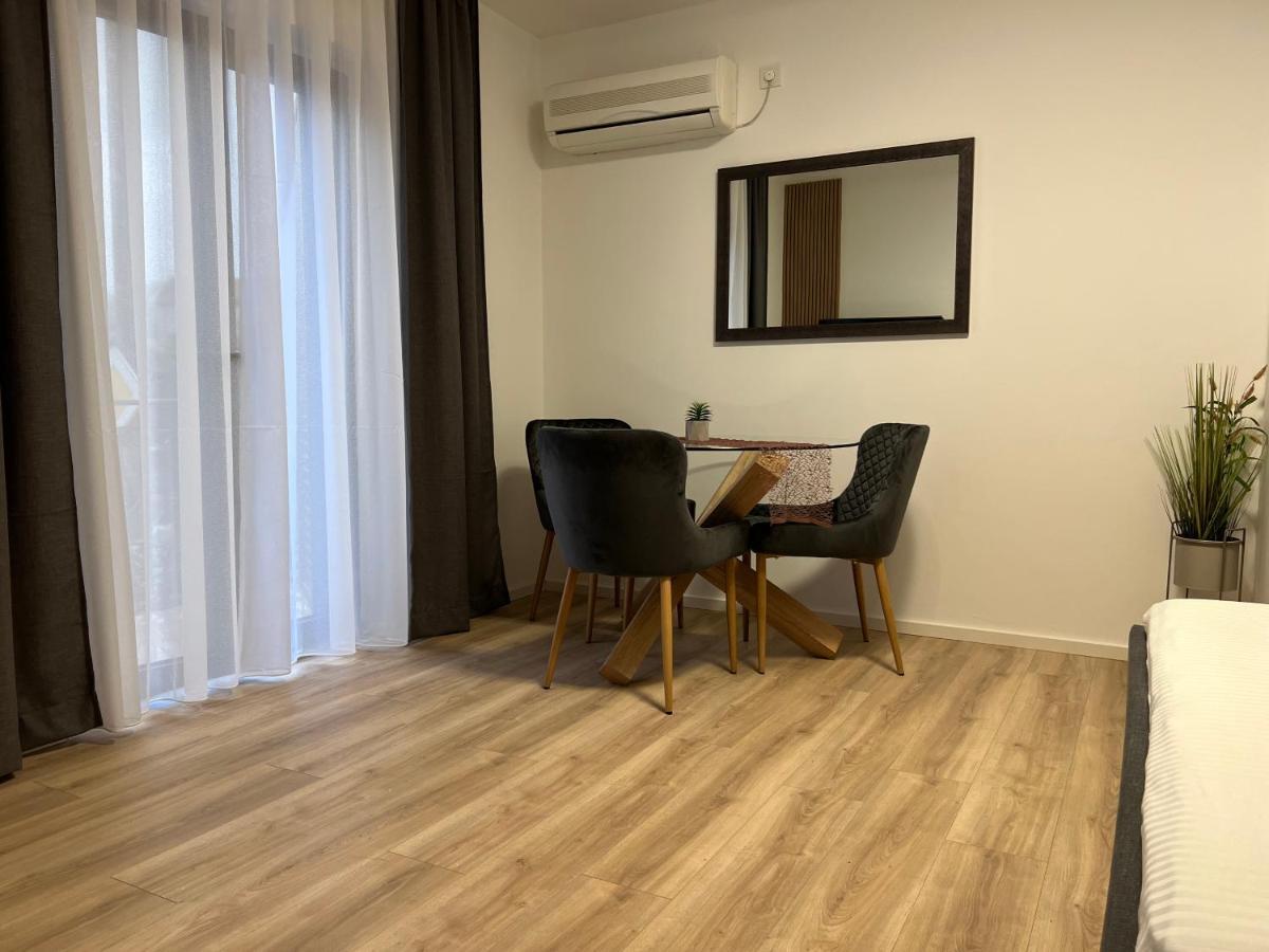 Apartmani Ivelic Supetar Exterior photo