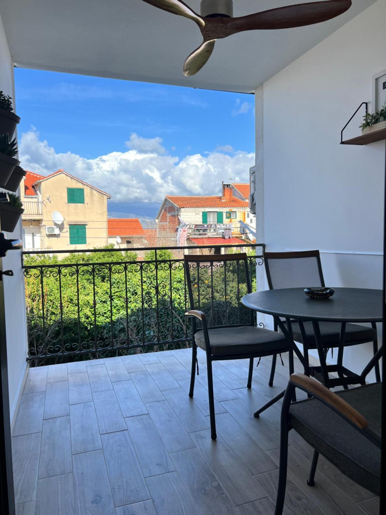 Apartmani Ivelic Supetar Exterior photo